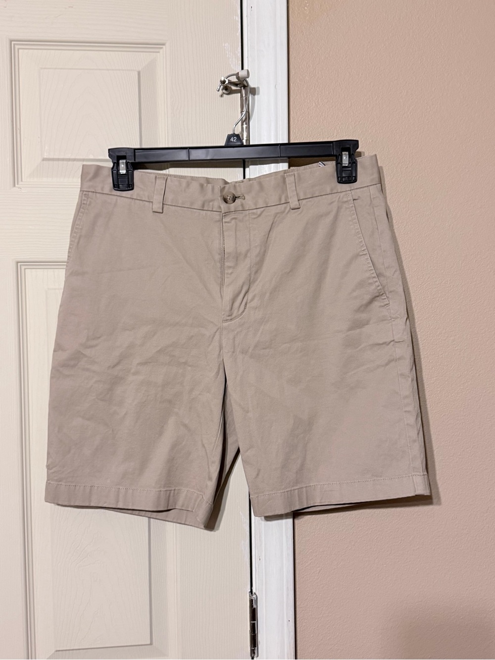 Vineyard Vines Men's Tan Flat-Front Shorts